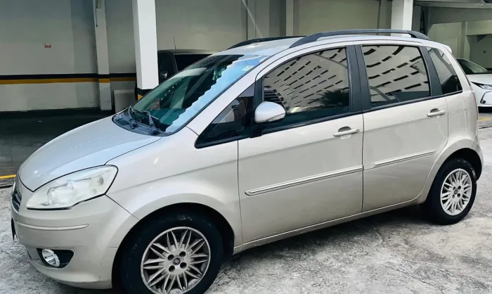 Fiat Idea Attractive 1.4 Fire Flex 8V 5P 2013