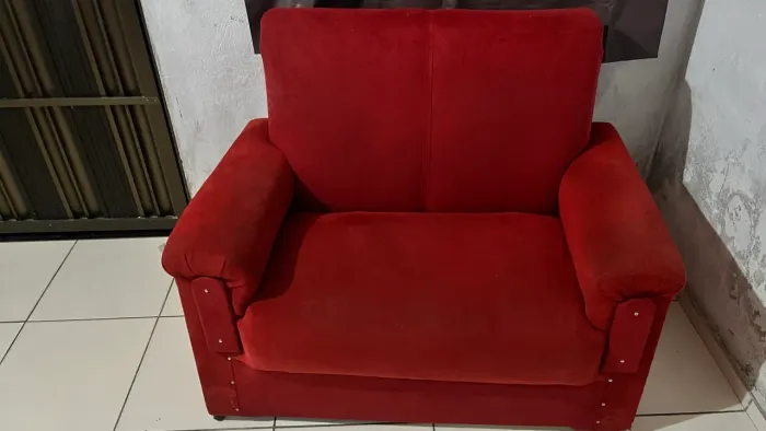Sofá dois lugares usado vendo ou troco