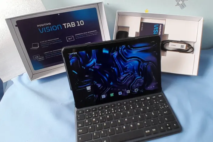 Tablet Novinho com teclado. Excelente para seu filho jogar ou para trabalhar tranquilo