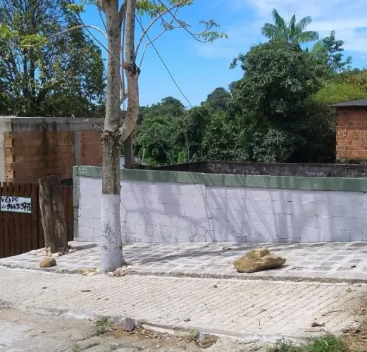 OPORTUNIDADE - TERRENO EM TARITUBA - A POUCOS METROS DA PRAIA - TODO MURADO