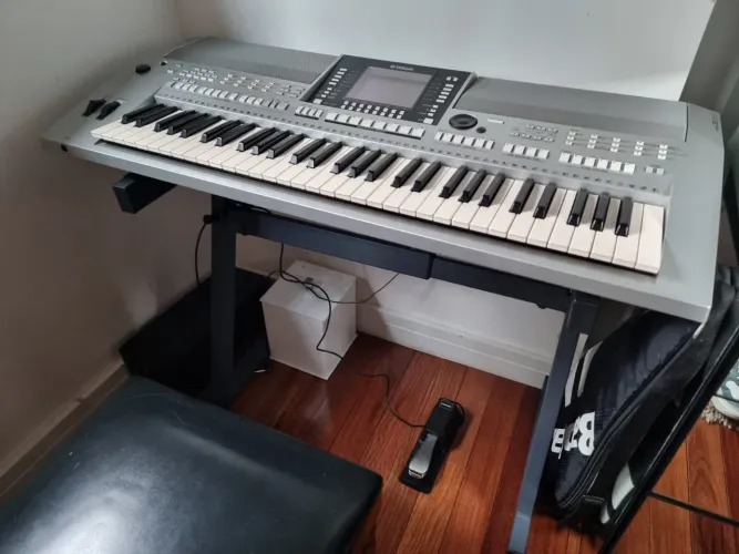 Teclado PSR-S910, seminovo, YAMAHA, com pedal, manuais e capa protetora