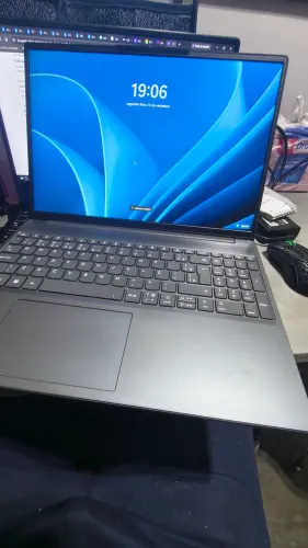 Notebook Lenovo ideapad 15ARP10 8gb ram, 256gb SSD 2gb video
