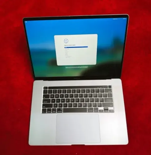 MacBook Pro 16,12019 Apple Intel Core i9 16 gb ramSSD 1 TB Radeon Pro 4GB tr 15 ou 16 pro