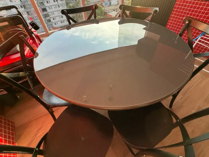Mesa de jantar com 6 cadeiras