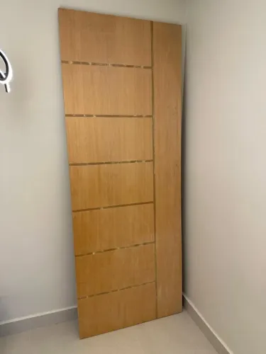 PORTA (NOVA) FRISADA PARA APARTAMENTO