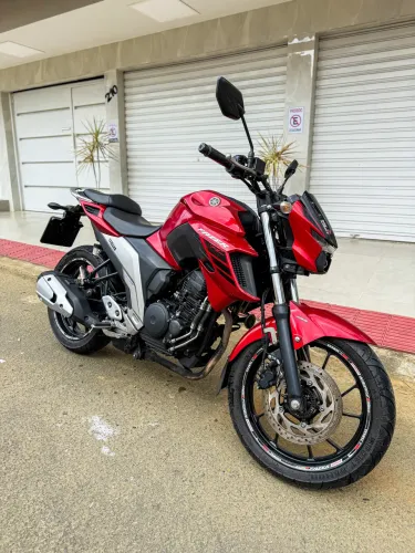 Fazer 250 revisada, com baixo km