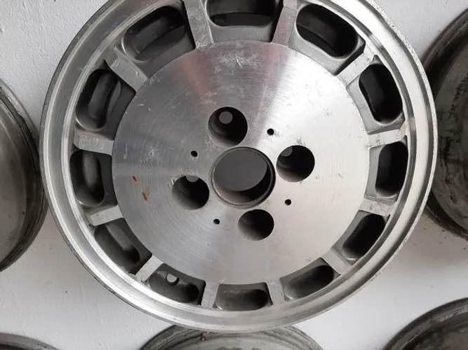 Roda aro 13 Brands Hatch diamantada com grafite Volkswagen gol 4x100 jogo retro