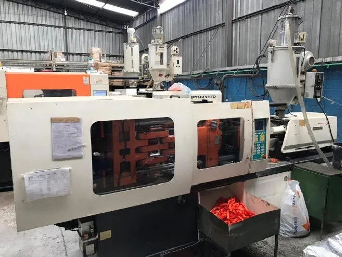Maquina injetora FG 128t