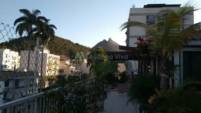 Flamengo | Cobertura 4 quartos, sendo 1 suite