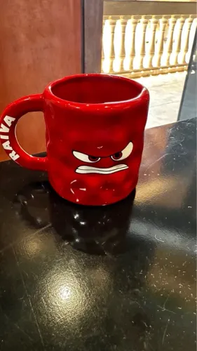 Caneca Divertida Mente Raiva