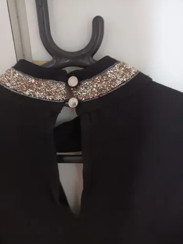 Blusa chique preta sedinha