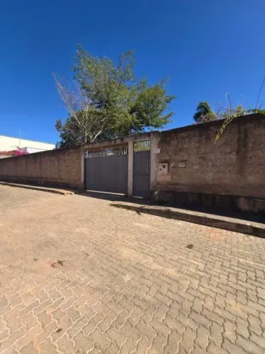OPORTUNIDADE EM ARNIQUEIRA! LOTE DE 400M² MURADO COM ÁGUA E LUZ - CONJUNTO 5