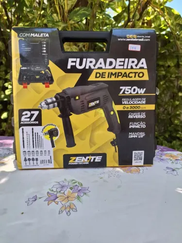 Furadeira de impacto, 750w, 220v, com maleta e 27 acessórios 