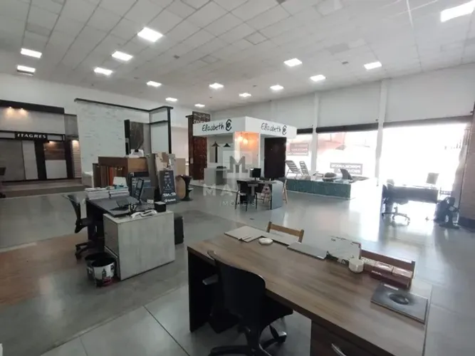 Excelente Loja com aproximadamente 1532m² na Av. Amazonas - BH