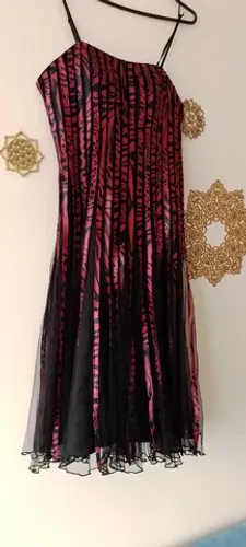 Vestido em tule e seda estampada modelo anos 50, 