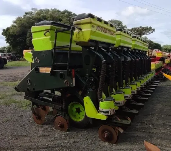 Plantadeira KF - Hyper Plus 12/45 A, 12 Linhas, Pantográfica, Disco e facão Titanium