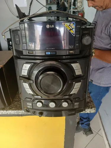 Som LG 650W