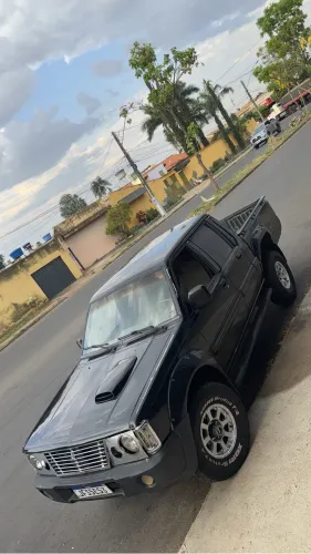 Mitsubishi L200 GLS 2.5 4X4 CD Diesel 2001