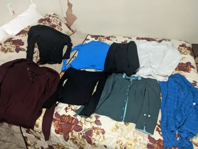 kit lote 8 blusas manga cumprida P M barato roupa pra bazar
