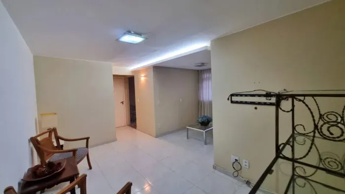 ASA NORTE 2 QUARTOS COM ARMÁRIOS SALA COM 2 AMBIENTES 2 BANHEIROS E ELEVADORES