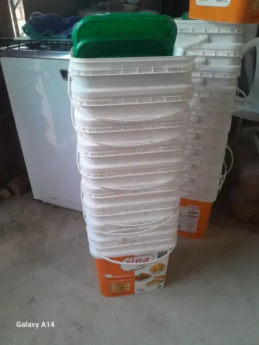 Balde usado de manteiga