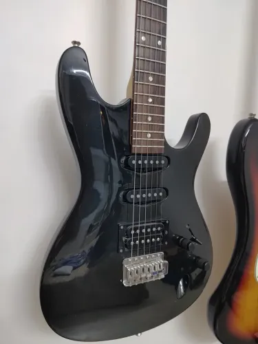 Guitarra golden stratocaster