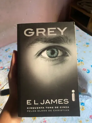 Livro cinquenta tons de cinza