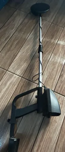 Detector de Metais Acompanha Duas Baterias 