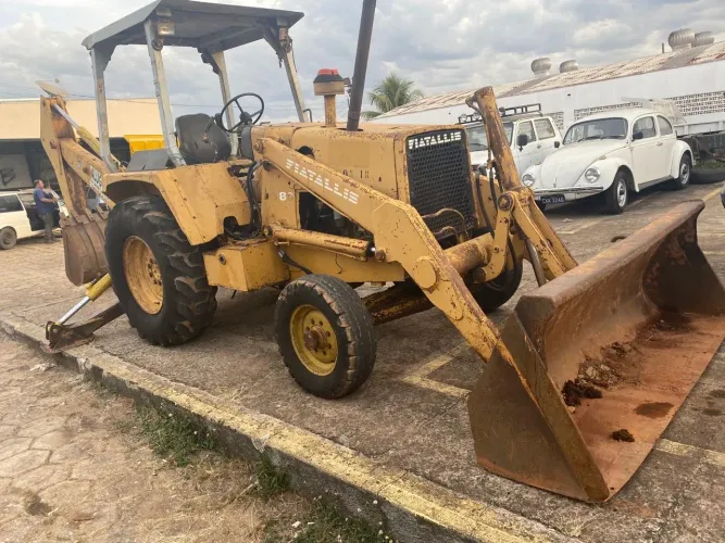 Retro escavadeira Fiatallis FB 80 ano 96, máquina muito boa e muito barata!!