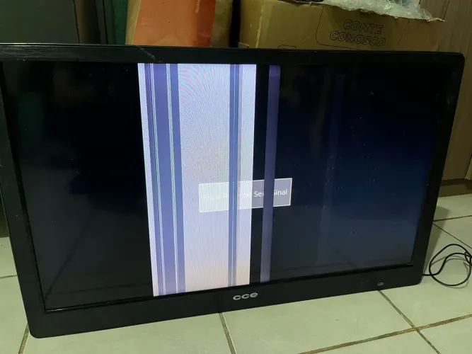 Tv led CCE COM DEFEITO 