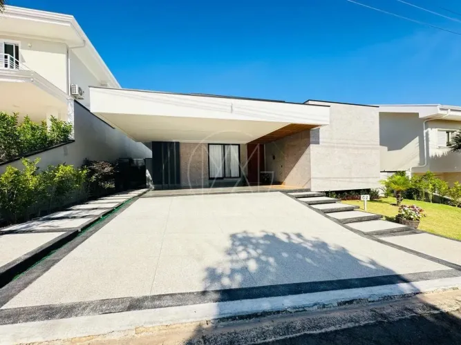 Casa térrea à venda em Condomínio em Valinhos - SP