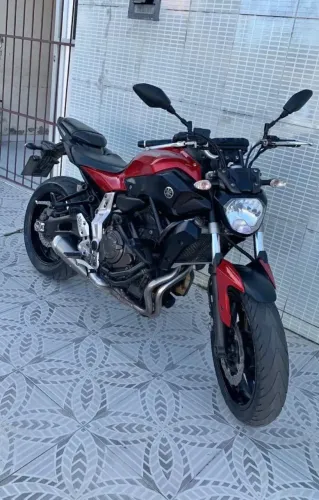 YAMAHA MT03 