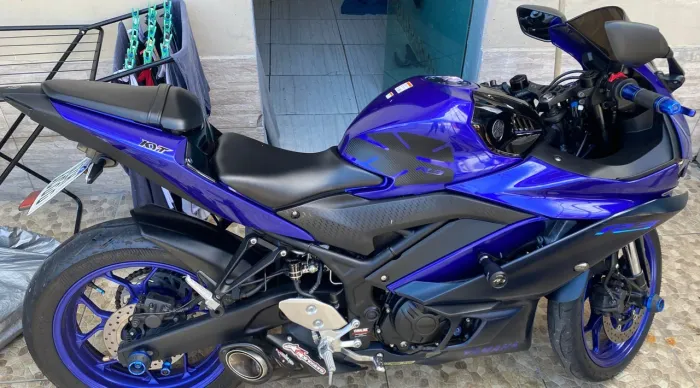 Yamaha R3 