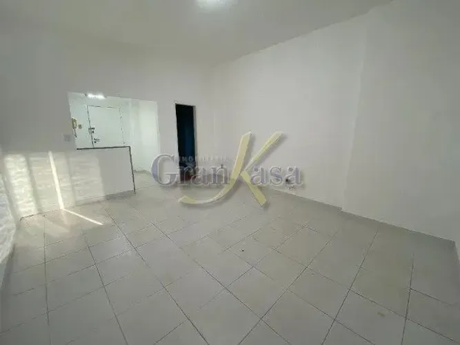 Conjugado ao lado do metrô Siqueira Campos