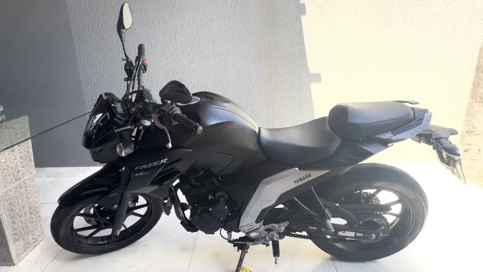 Fazer 250 FZ25 2023/23 Preta - Oportunidade