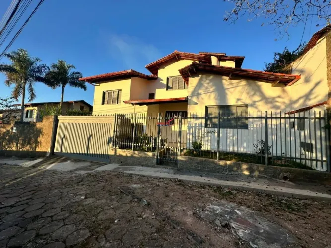 Casa à venda no bairro Santa Clara em Viçosa MG.