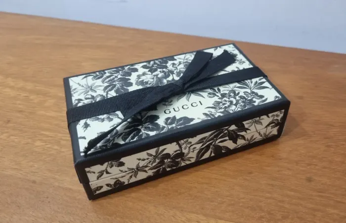 Caixa de Presente Gucci Vazia - Item para Colecionadores