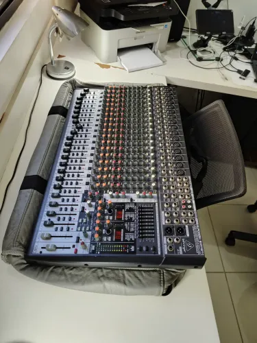 MESA DE SOM BERINGHER EURODESK SX2442FX ZERADA TROCO PARCELO