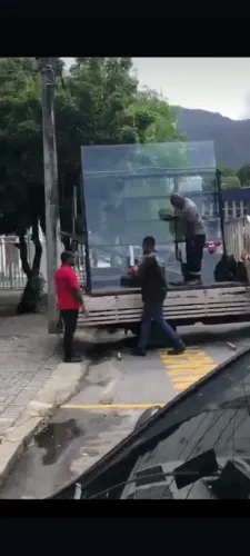 AJUDANTE SOU DE TEANSPORTE,CARGA, MUDANÇA E CAMINHÃO.