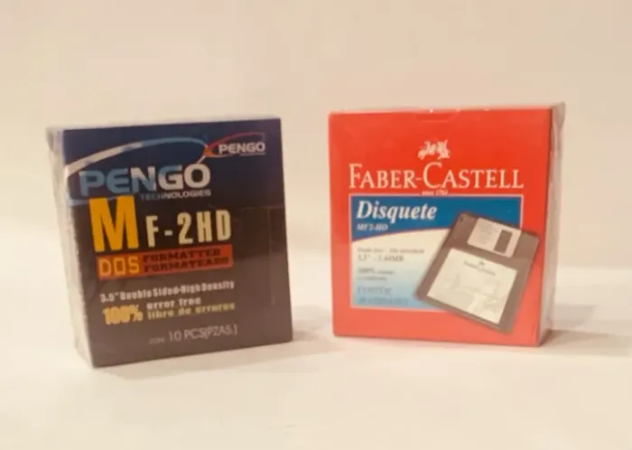 Disquetes 3.5" Pengo e Faber-Castell - MF-2HD