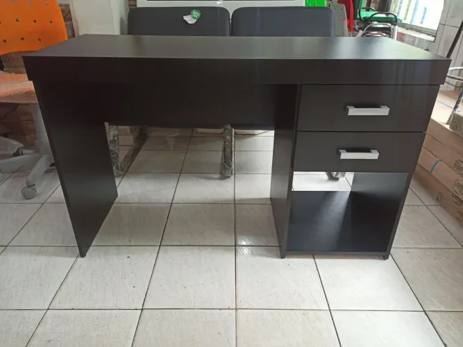 Mesa para casa ou escritório 