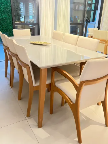 Mesa de Jantar 2mx1m com 8 Cadeiras - Seminova e Muito Bem Conservada