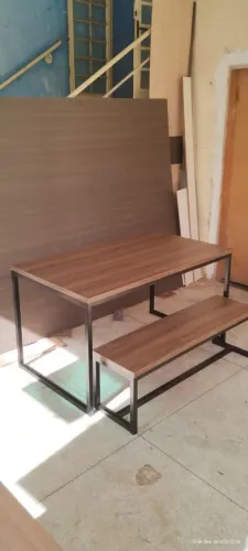 Mesa industrial com banco