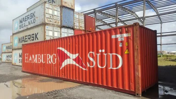 Container 6 e 12 metros