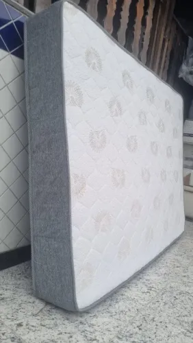 colchão casal ortobom muito bom, aceito cartão e entrego