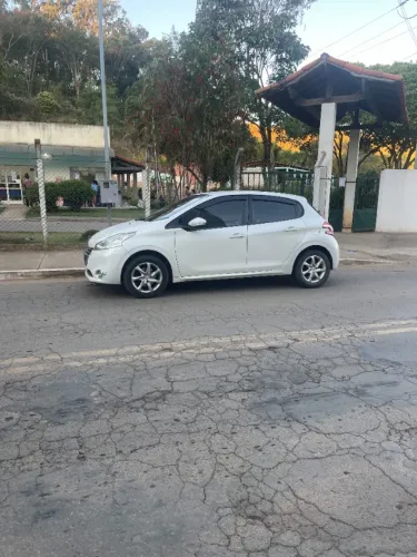 Peugeot 208 Active Pack 1.6 Flex 16V 5P Aut. 2015