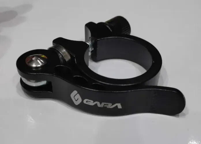 Abraçadeira de selim 31.8mm de alumínio com blocagem