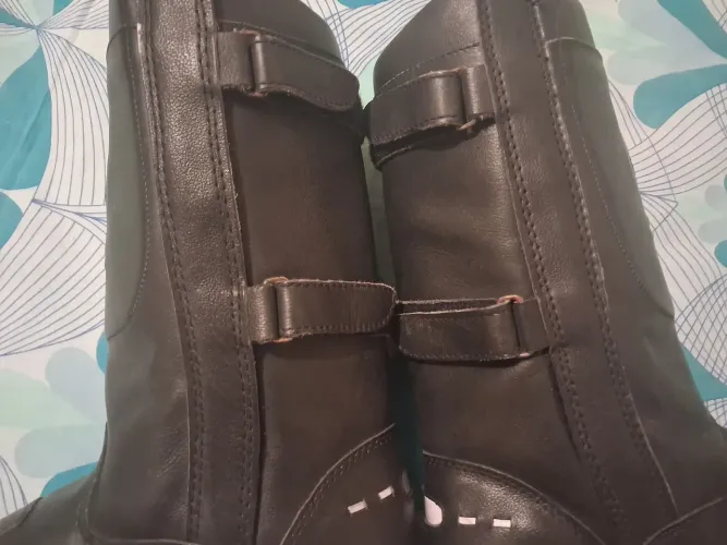 Bota Motociclista em Couro N*40 nunca usada