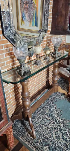 Moveis antigos, aparador madeira e vidro antigo, antiguidades