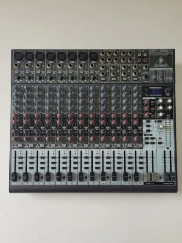 Behringer Xenyx 2222 FX